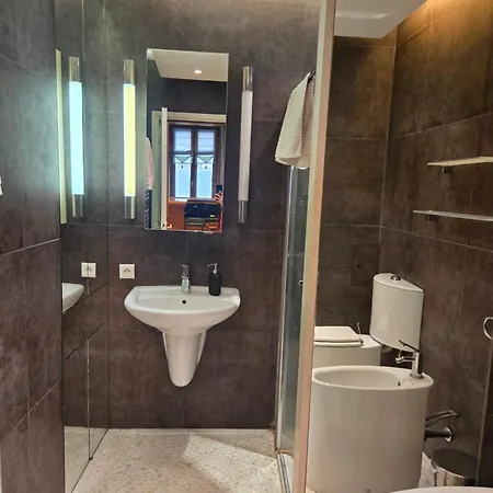 Chic By Avenue Montaigne Apartmán
